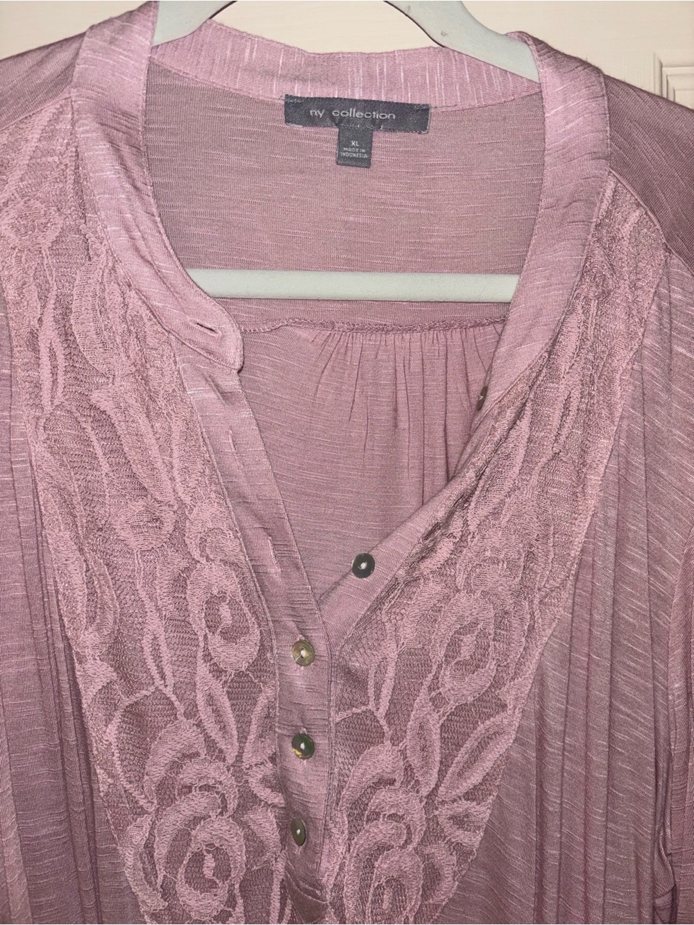 NY Collection Women's Dusty Rose Lace-Trim Henley Top NWT - Picture 2 of 4